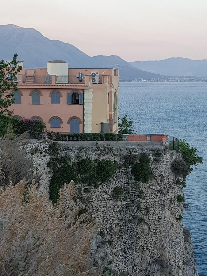 Sunrise Guest House Gaeta Exterior photo